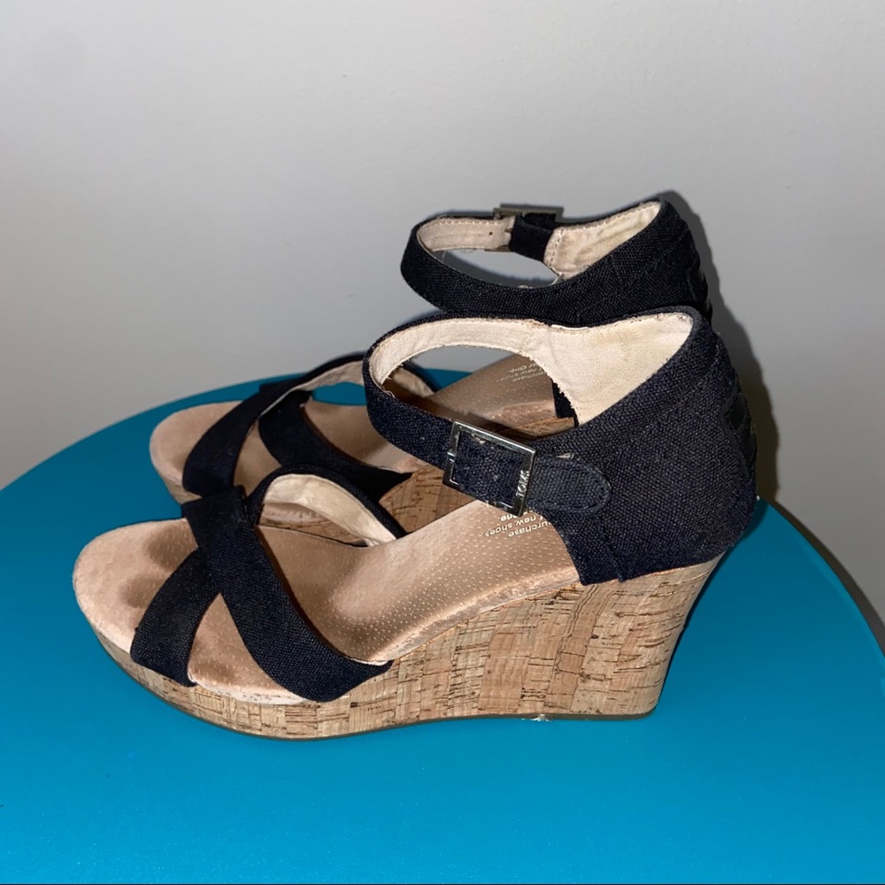 Tom’s Sienna Black Wedges